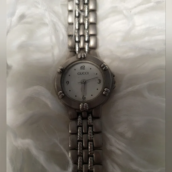 Vintage Gucci Two Tone Woman’s Watch - Picture 3 of 9